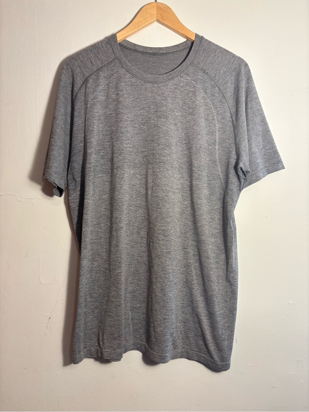 lululemon athletica Gray Short Sleeve Performance Tee